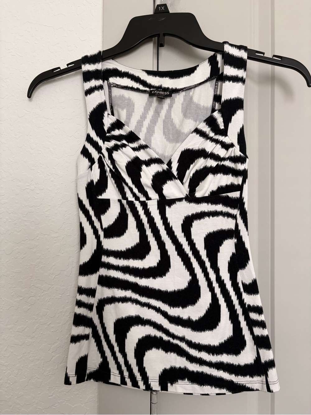Express Black & White Zebra-Print V-Neck Tank